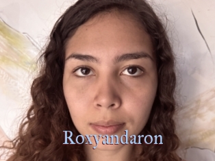 roxyandaron Belles filles du net